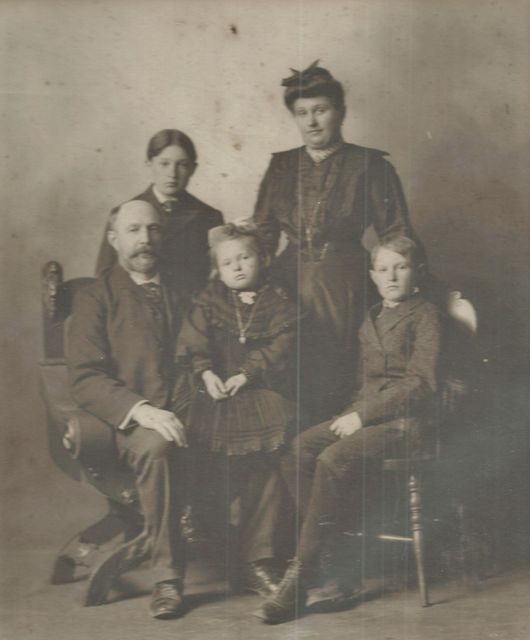 grell-family-ca-1901-small